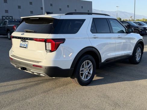 New 2026 Ford Explorer Active w/ Active Comfort Package RWD image 8