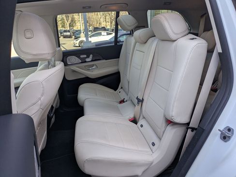 Used 2022 Mercedes-Benz GLS 450 4MATIC image 30