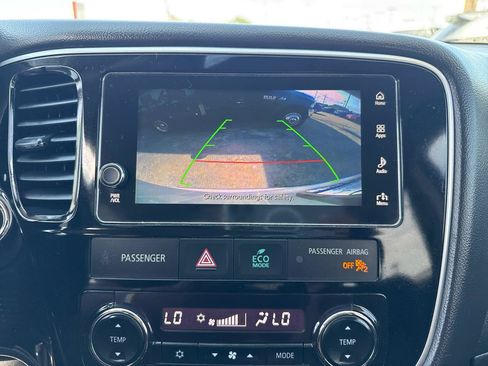 Used 2018 Mitsubishi Outlander SE FWD image 22