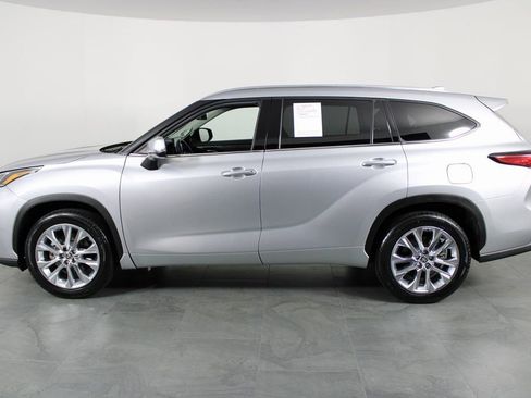 Used 2023 Toyota Highlander Limited image 8