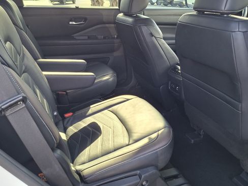 Certified 2023 Nissan Pathfinder Platinum AWD/4WD image 23