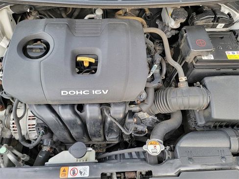 Used 2017 Kia Forte LX image 39