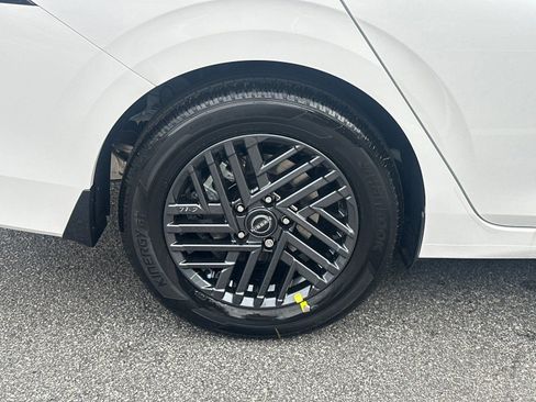New 2026 Nissan Sentra SV FWD image 17