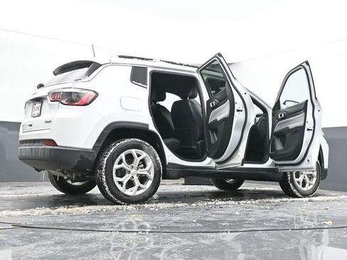 Used 2024 Jeep Compass Latitude image 71