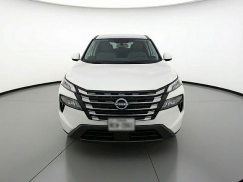 Used 2025 Nissan Rogue SV FWD image 2
