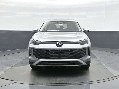 New 2026 Volkswagen Tiguan SE image 2