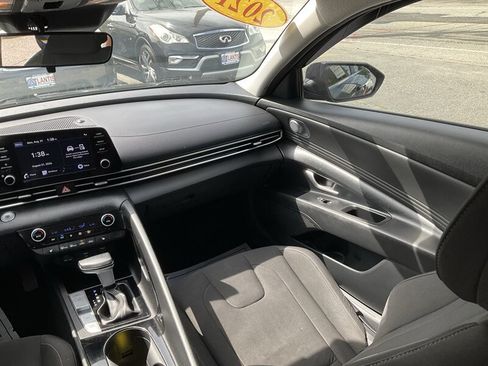 Used 2021 Hyundai Elantra SEL w/ Convenience + Premium Package FWD image 19