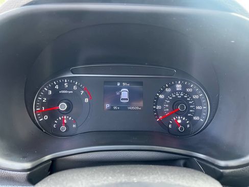 Used 2022 Kia Soul LX w/ Technology Package FWD image 16