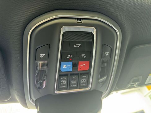 Used 2026 Jeep Grand Cherokee Limited AWD/4WD image 28
