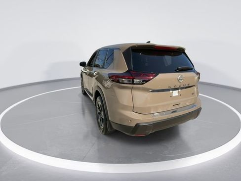 Used 2024 Nissan Rogue SV image 6