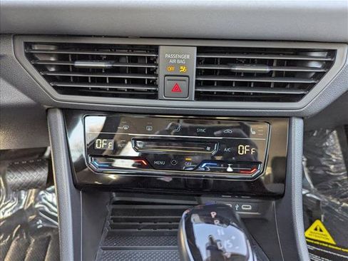 New 2026 Volkswagen Jetta SE image 19