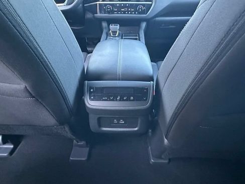 Used 2023 Nissan Pathfinder SV w/ SV Premium Package AWD/4WD image 29