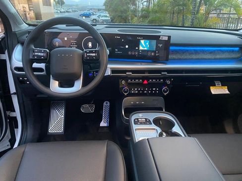 New 2026 Hyundai Ioniq 9 Calligraphy image 30