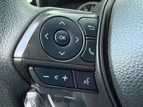 Used 2022 Toyota Corolla LE FWD image 28
