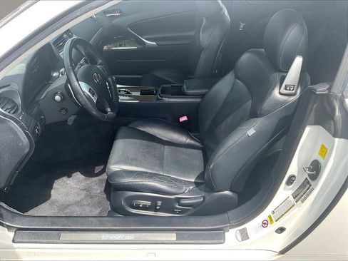 Used 2011 Lexus IS 350C w/ Luxury Pkg RWD image 17