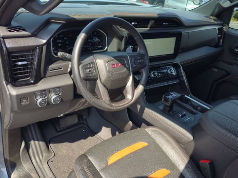 Certified 2023 GMC Sierra 1500 AT4 w/ AT4 Preferred Package AWD/4WD image 12