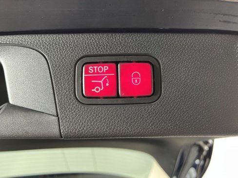 Used 2019 Mercedes-Benz GLC 300 4MATIC image 46