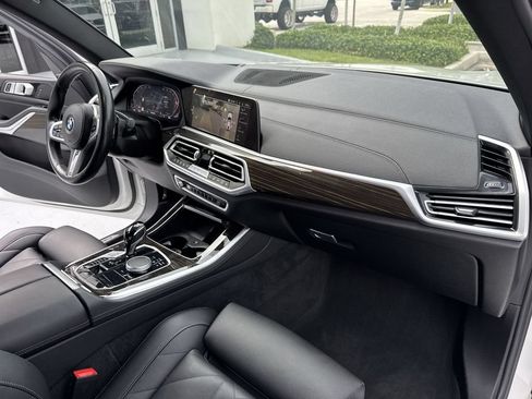 Used 2023 BMW X5 xDrive40i w/ M Sport Package AWD/4WD image 32