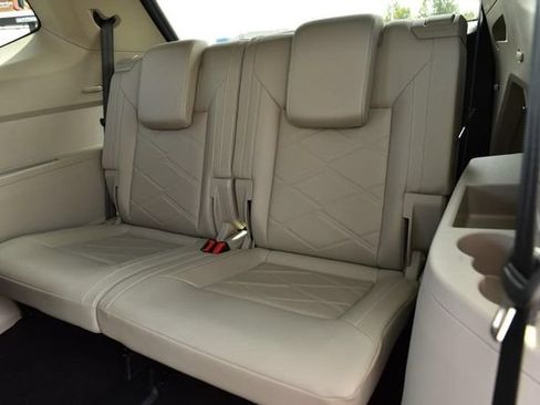 Used 2024 Volkswagen Atlas SE w/ Panoramic Sunroof Package AWD/4WD image 25