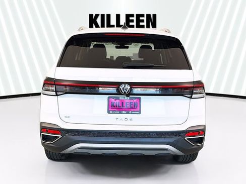 New 2026 Volkswagen Taos SE image 6