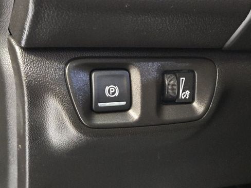 Used 2017 GMC Acadia Denali w/ Technology Package FWD image 26
