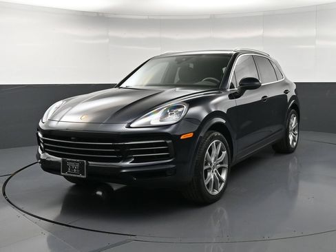 Certified 2023 Porsche Cayenne AWD/4WD image 1