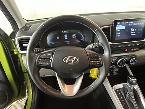 Certified 2023 Hyundai Venue SEL FWD image 18