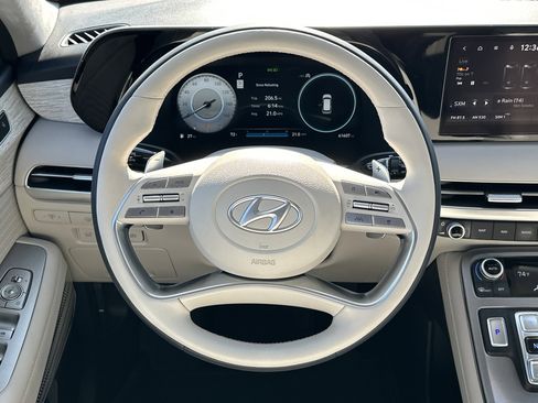 Used 2023 Hyundai Palisade Calligraphy image 25