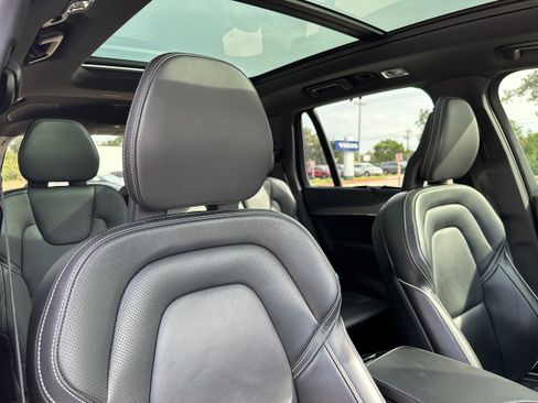 Used 2022 Volvo XC90 T8 R-Design w/ Advanced Package image 11