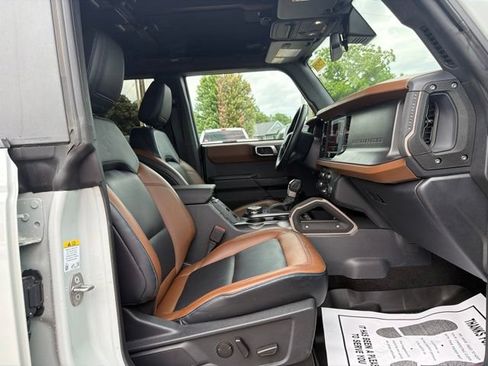 Used 2024 Ford Bronco Outer Banks AWD/4WD image 11