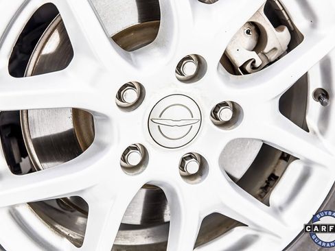 Used 2020 Chrysler Pacifica Touring-L image 41