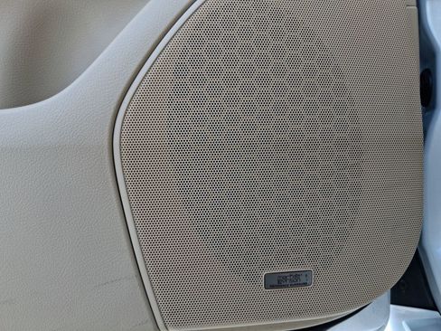 Used 2021 Lexus LX 570 4WD w/ Luxury Package image 21