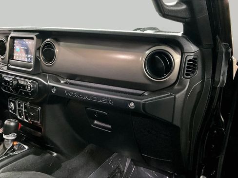 Used 2020 Jeep Wrangler Unlimited Sport S AWD/4WD image 19