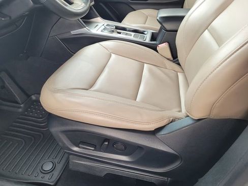 Used 2022 Ford Explorer XLT w/ Equipment Group 202A image 16