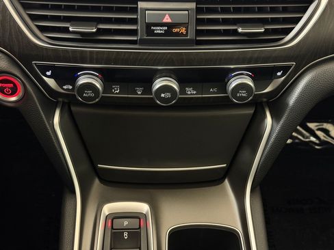 Used 2021 Honda Accord EX image 16