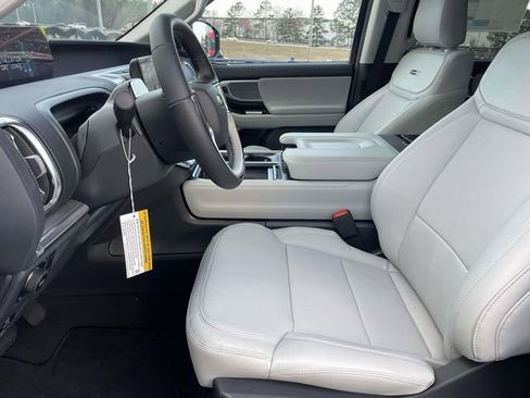 New 2025 Ford Expedition Platinum w/ Driver's Package image 15