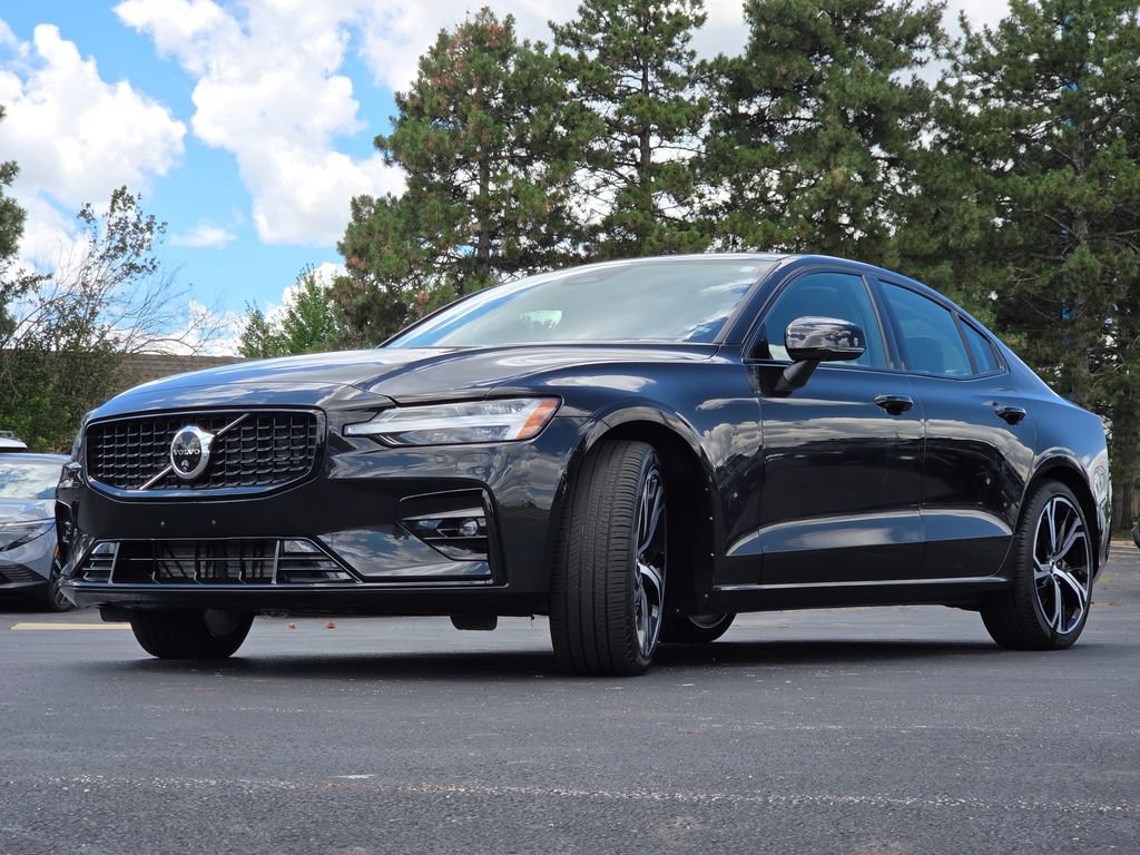 Used 2025 Volvo S60 B5 Plus AWD/4WD image 13