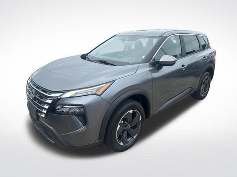 Used 2024 Nissan Rogue SV AWD/4WD image 3