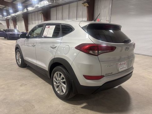 Used 2018 Hyundai Tucson SE image 6