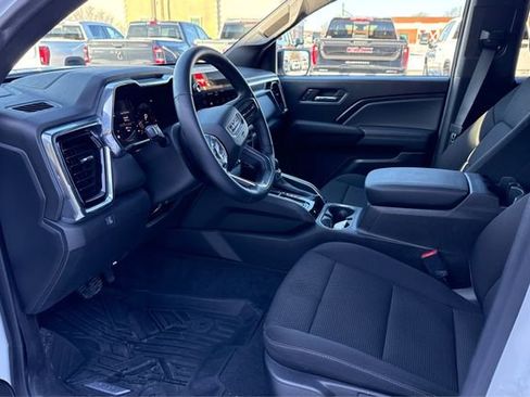 Used 2024 GMC Canyon Elevation w/ Convenience Package image 9