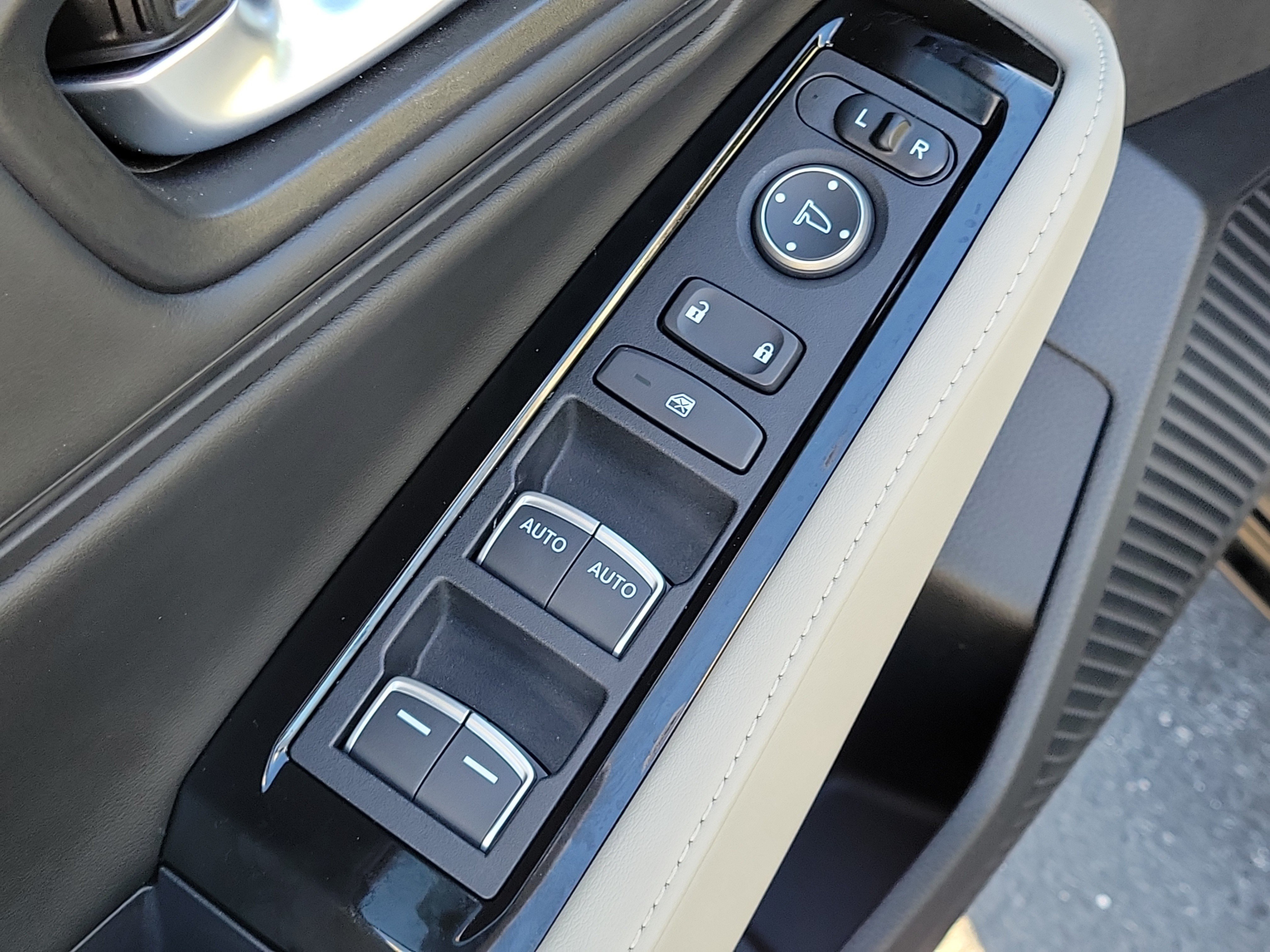 Used 2025 Honda Accord Touring image 19
