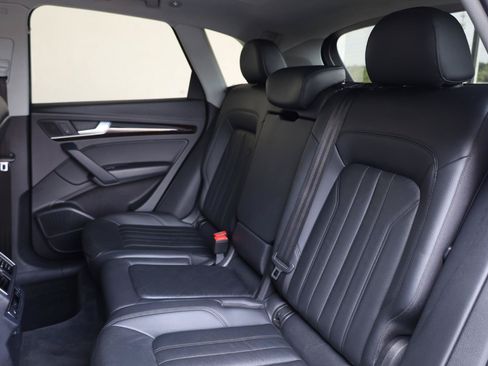 Used 2018 Audi Q5 2.0T Premium Plus w/ Premium Plus Package AWD/4WD image 23