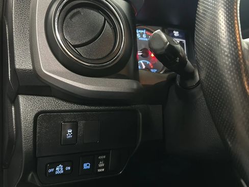 Used 2023 Toyota Tacoma TRD Sport image 25