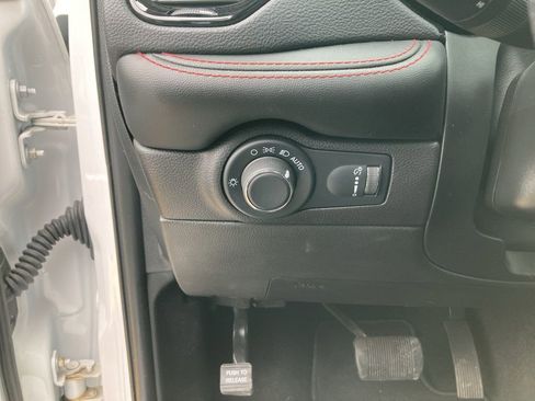 Used 2024 Dodge Durango GT image 13