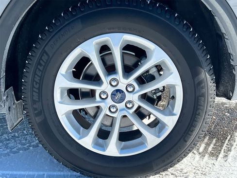 Used 2022 Ford Escape SE image 15