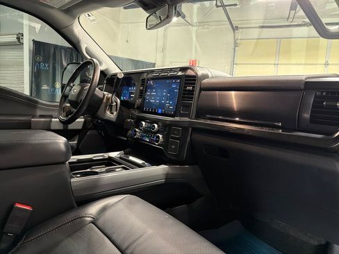 Used 2024 Ford F250 Lariat w/ Lariat Ultimate Package AWD/4WD image 31