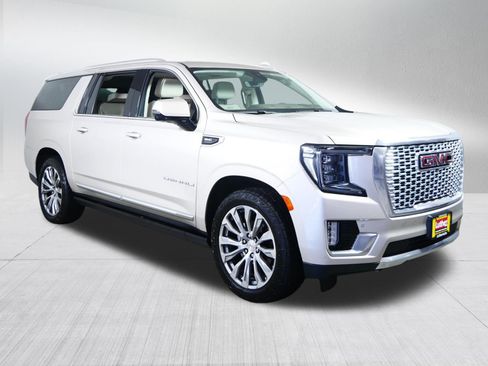Used 2021 GMC Yukon XL Denali w/ Denali Ultimate Package AWD/4WD image 1