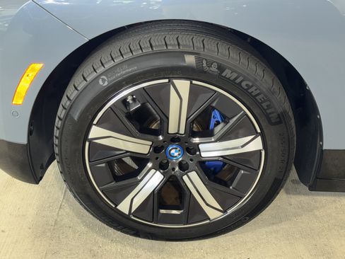 Used 2024 BMW iX xDrive50 w/ Sport Package AWD/4WD image 37