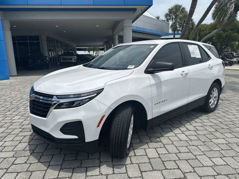 Used 2024 Chevrolet Equinox LS FWD image 32