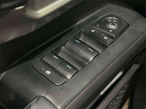 Certified 2025 Toyota Tacoma TRD Off-Road image 21